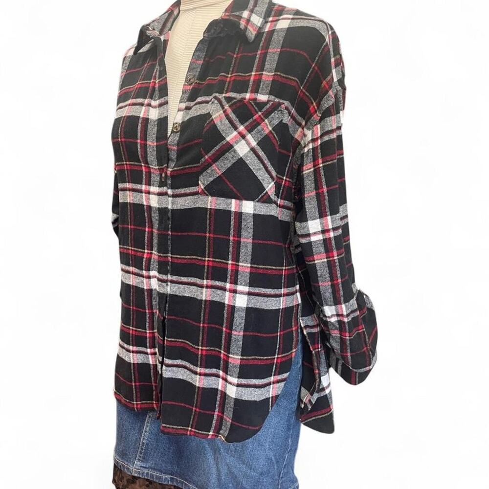 Black red and white plaid shirt